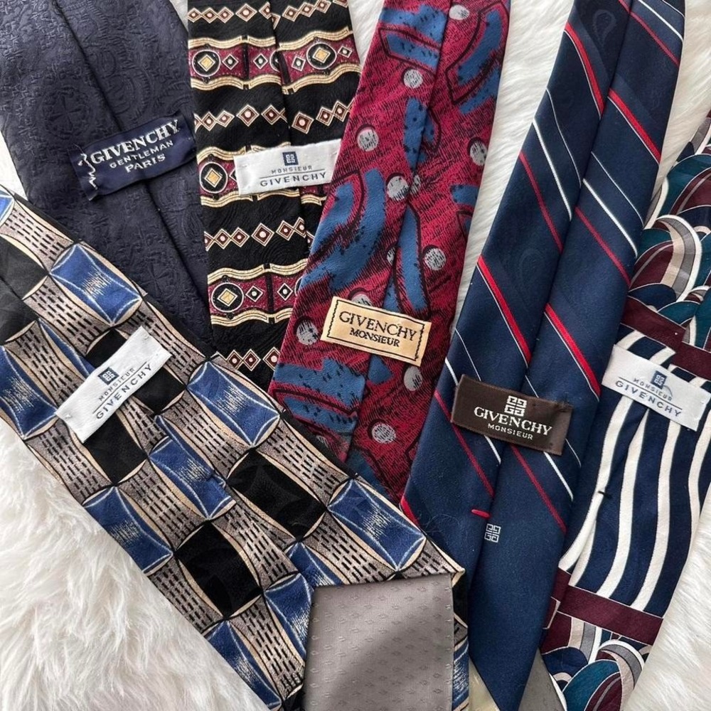 Gorgeous Givenchy Luxury Tie Bundle - Set of 6 Neckties - Novelty Print Ties